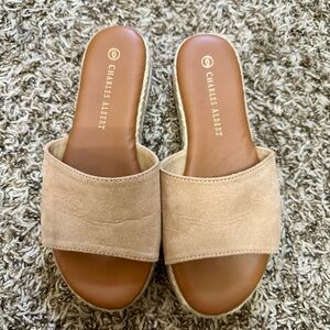 Charles Albert Women's Beige Slide Sandals